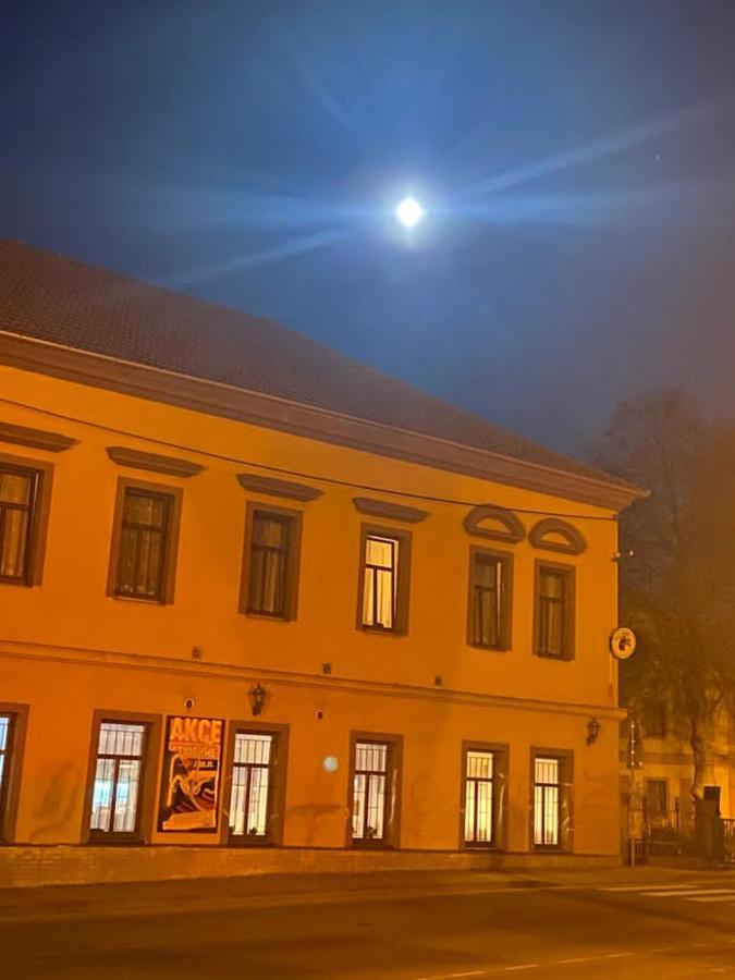 Pivovar Maly Janek - Restaurace, Penzion A Stany Jince ภายนอก รูปภาพ
