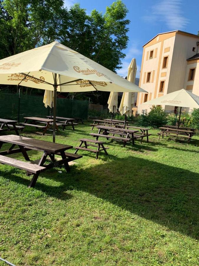Pivovar Maly Janek - Restaurace, Penzion A Stany Jince ภายนอก รูปภาพ